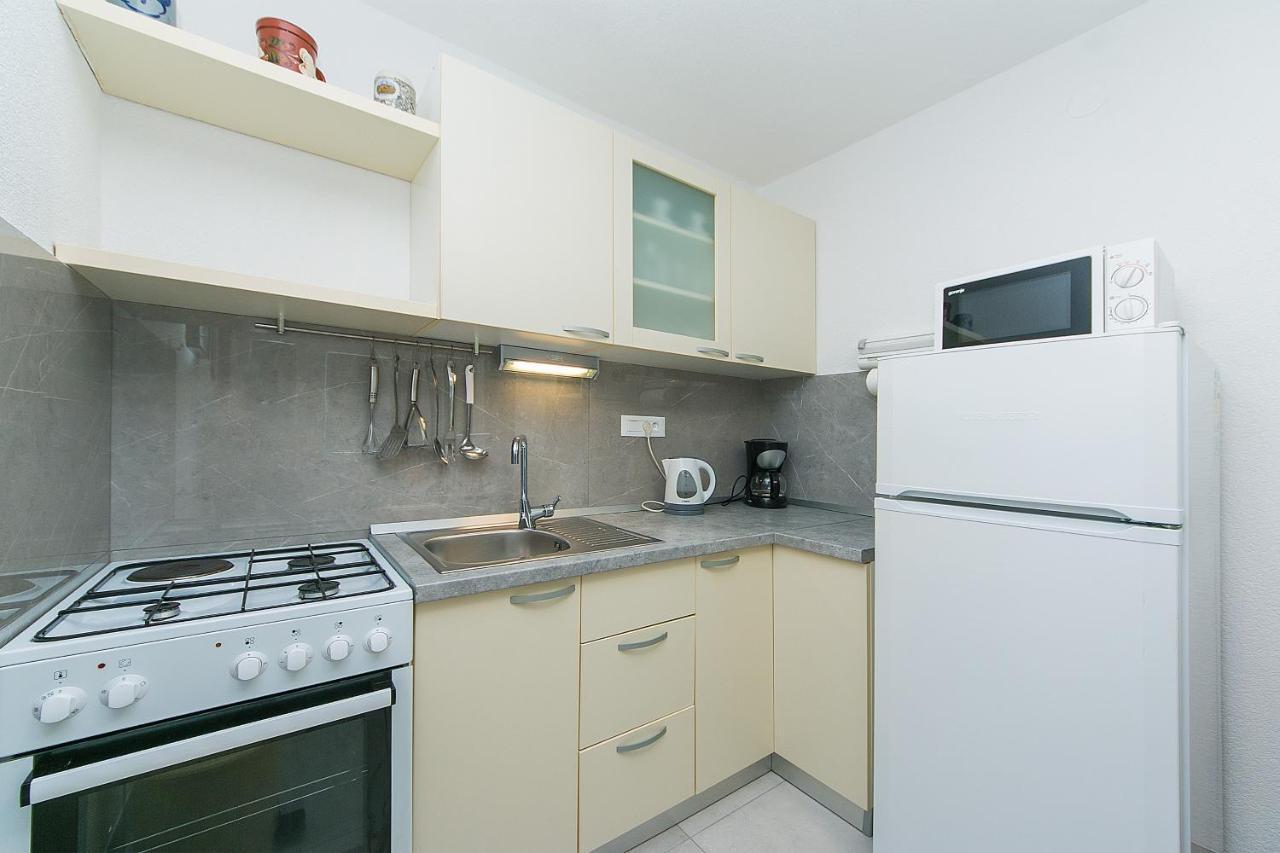 Apartments By The Sea Brela, Makarska - 20778 Eksteriør bilde