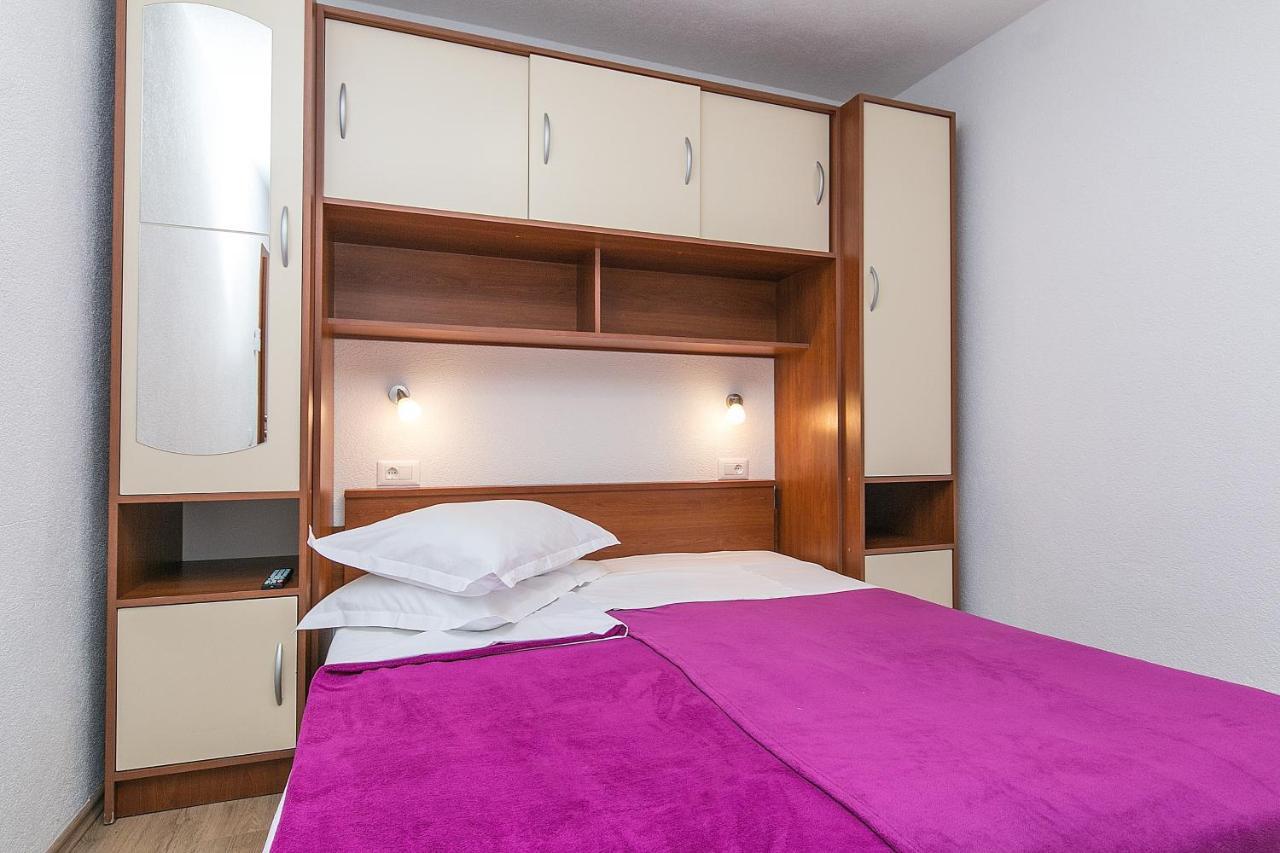 Apartments By The Sea Brela, Makarska - 20778 Eksteriør bilde
