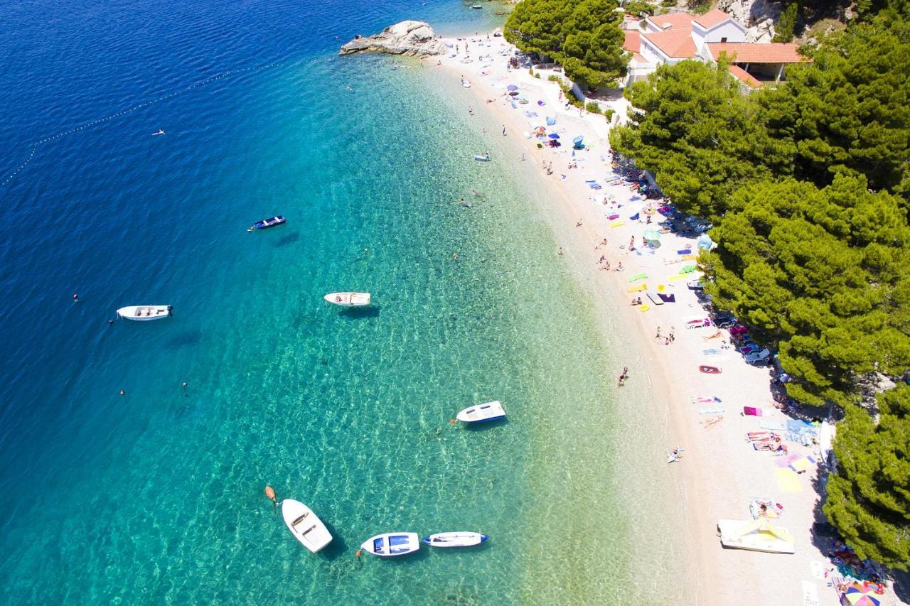 Apartments By The Sea Brela, Makarska - 20778 Eksteriør bilde