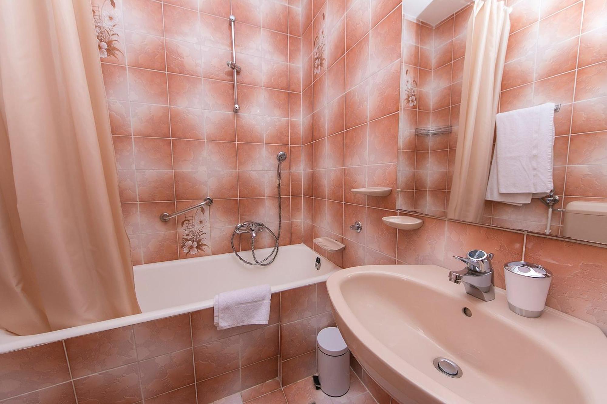 Apartments By The Sea Brela, Makarska - 20778 Rom bilde