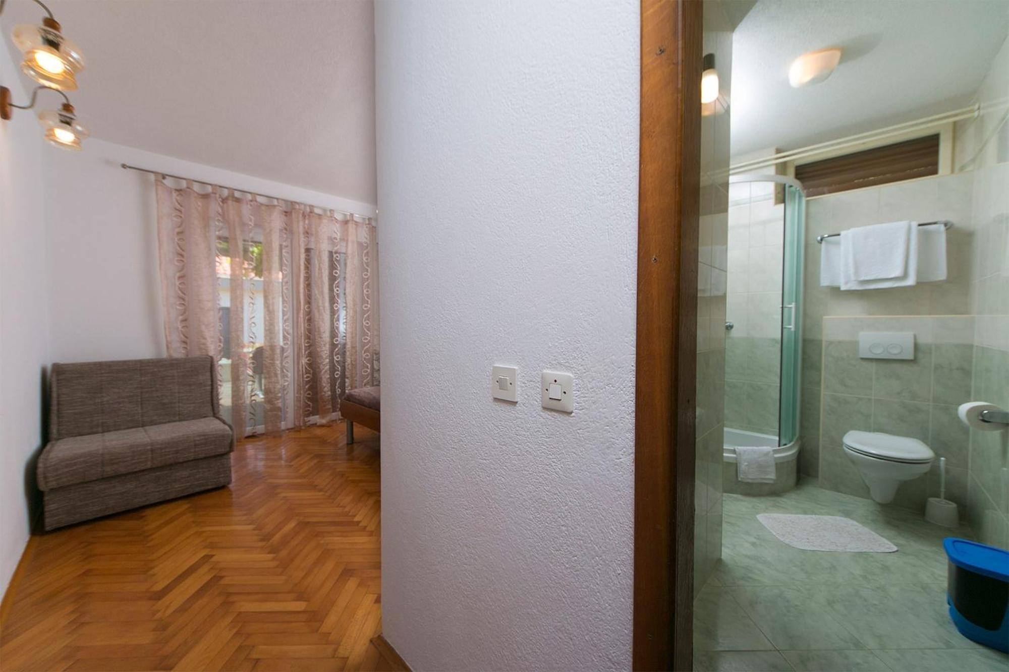 Apartments By The Sea Brela, Makarska - 20778 Rom bilde