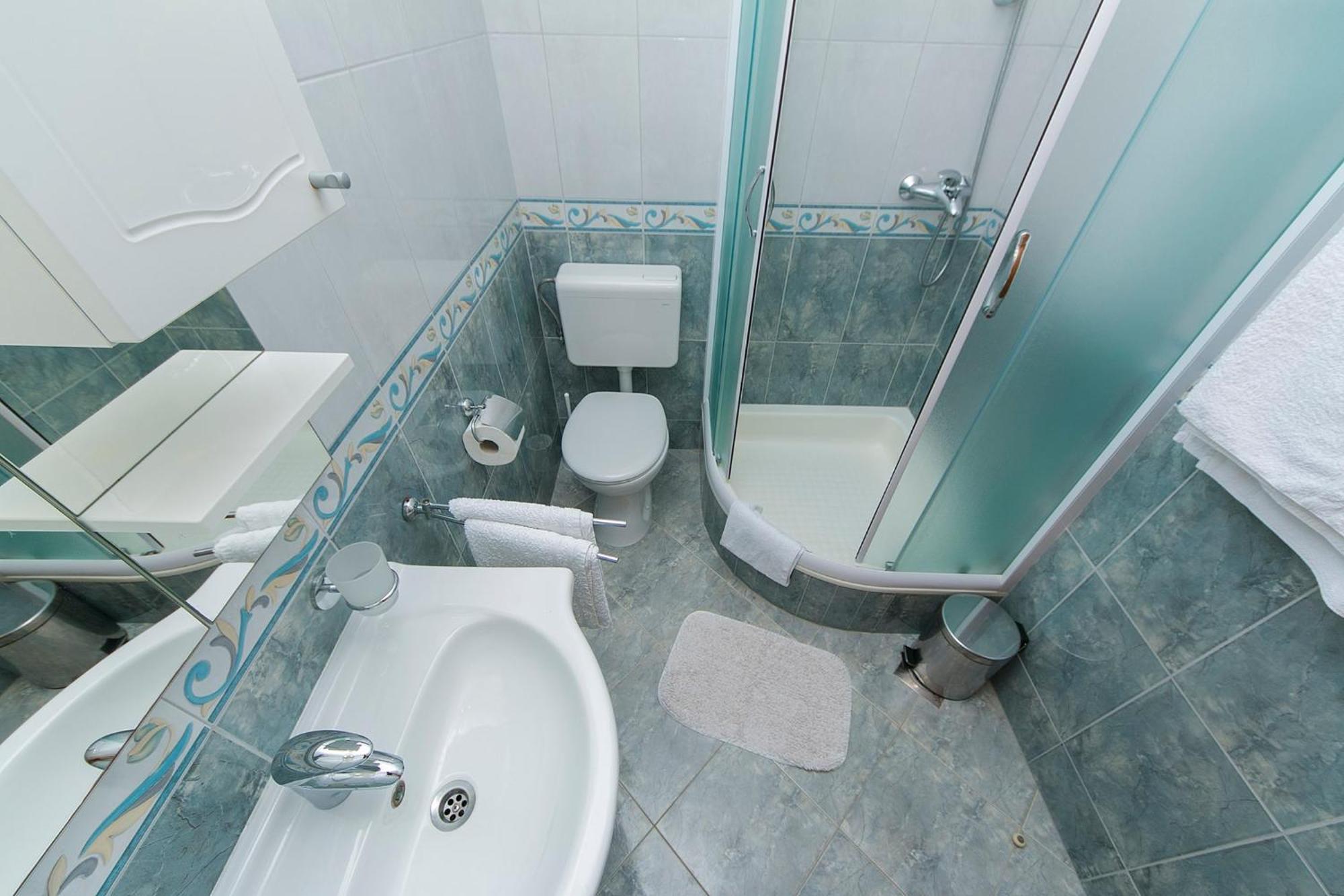 Apartments By The Sea Brela, Makarska - 20778 Rom bilde
