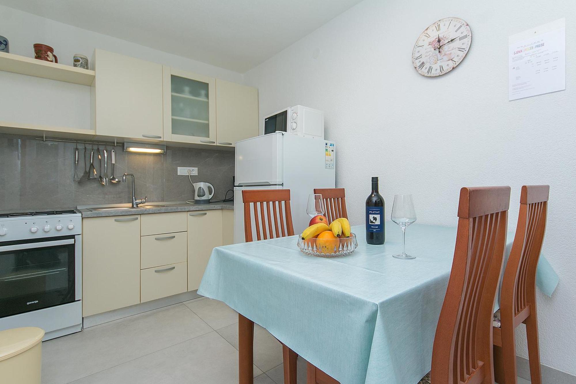 Apartments By The Sea Brela, Makarska - 20778 Rom bilde